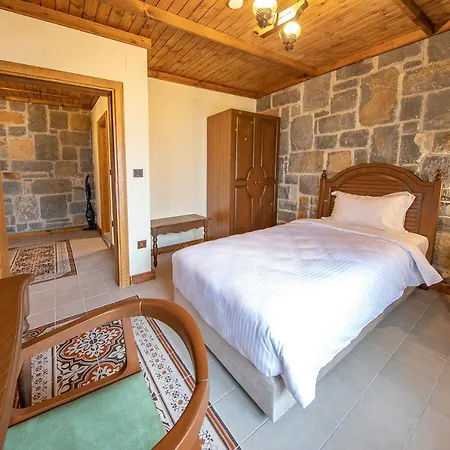 Foleya Mountain & Hotel