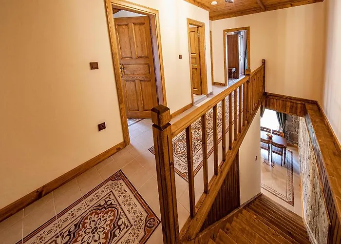 Foleya Mountain & 3*