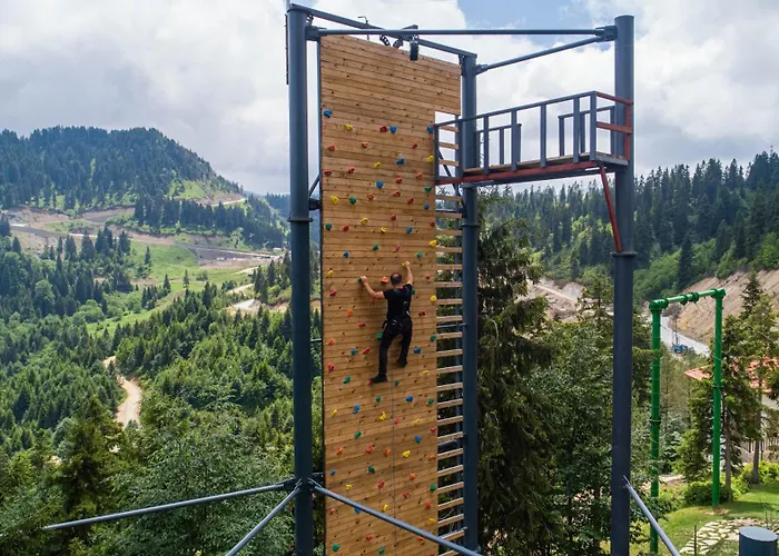 Foleya Mountain & 3*