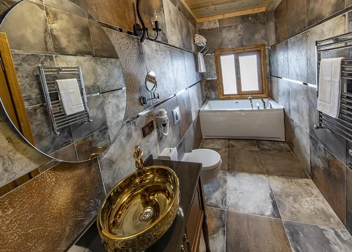 Foleya Mountain & 3*