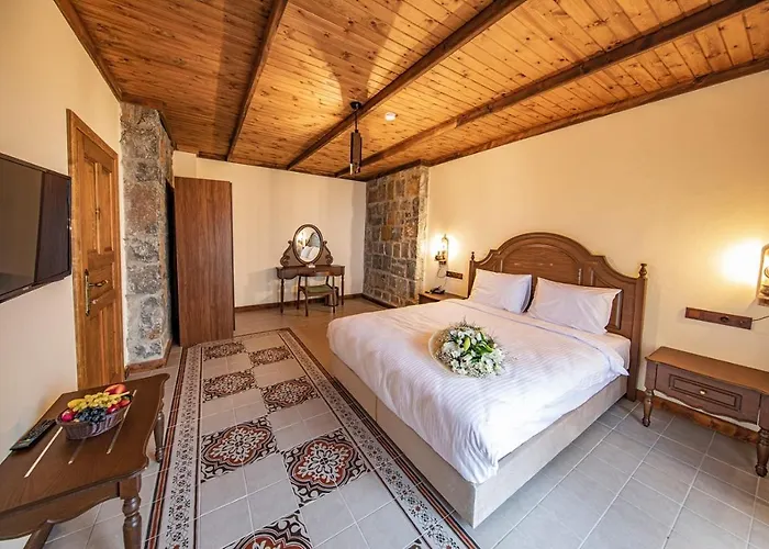 Foleya Mountain & 3*