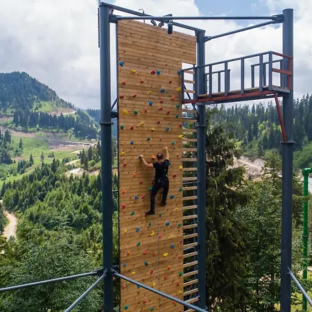 Foleya Mountain & 3*