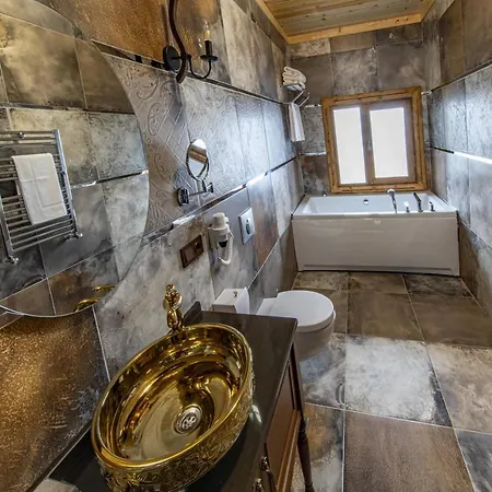 Foleya Mountain & 3*