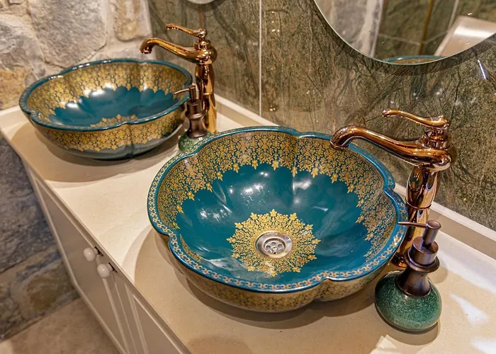 Foleya Mountain & Hotel